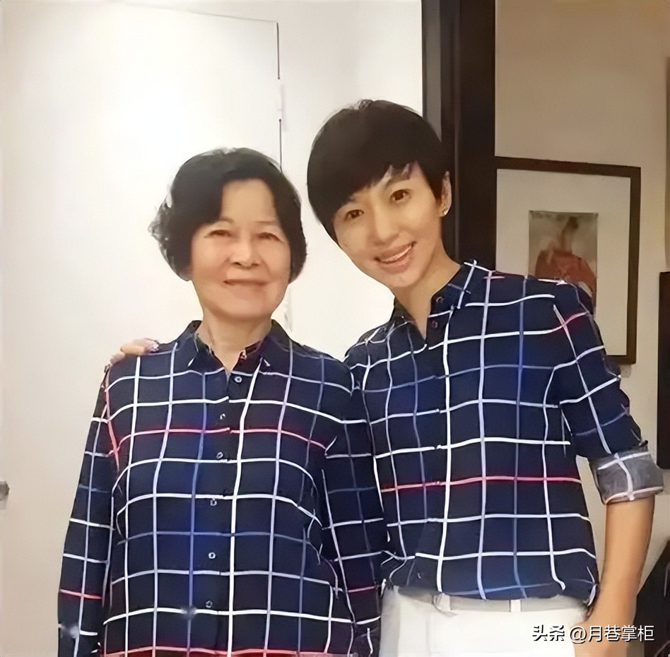 欧阳夏丹主持的新闻联播_欧阳夏丹 复出抖音经历_欧阳夏丹 央视离职真相