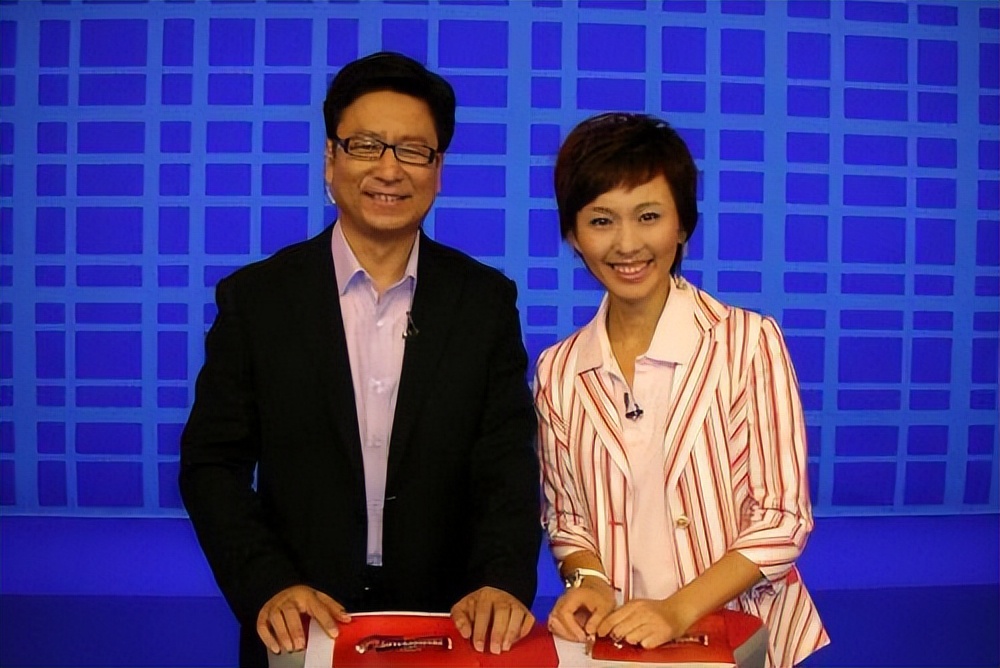 欧阳夏丹 主持经历_欧阳夏丹主持的新闻联播_欧阳夏丹 央视消失原因