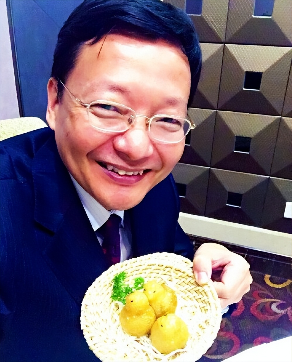 欧阳夏丹 主持经历_欧阳夏丹主持的新闻联播_欧阳夏丹 央视消失原因