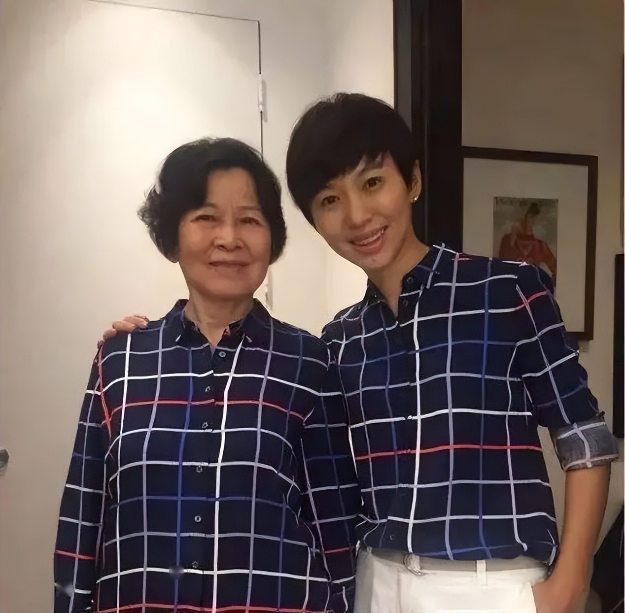 欧阳夏丹主持的新闻联播_欧阳夏丹 主持经历_欧阳夏丹 央视消失原因