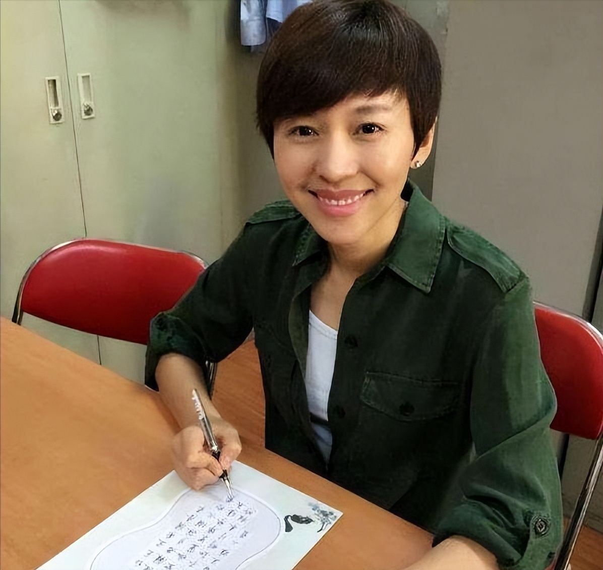 欧阳夏丹 央视消失原因_欧阳夏丹主持的新闻联播_欧阳夏丹 主持经历