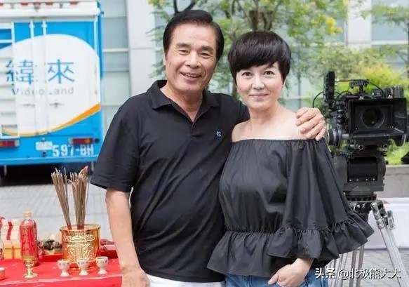 雷洪一妻五妾_雷洪七个老婆 现实版韦小宝雷洪 71岁娶七房