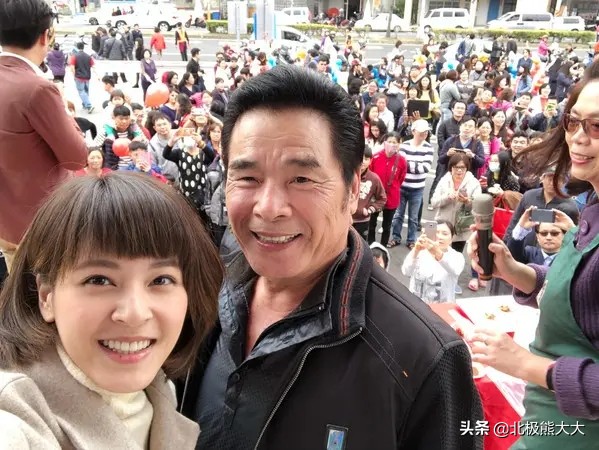 雷洪七个老婆 现实版韦小宝雷洪 71岁娶七房_雷洪一妻五妾