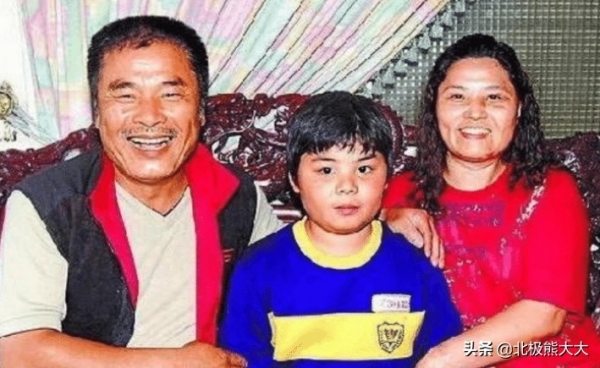 雷洪七个老婆 现实版韦小宝雷洪 71岁娶七房_雷洪一妻五妾