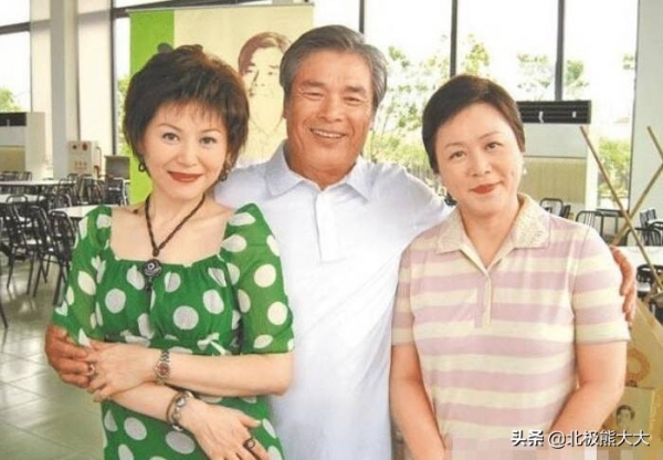 雷洪七个老婆 现实版韦小宝雷洪 71岁娶七房_雷洪一妻五妾