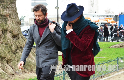 business casual 男_男士礼服配饰选择_男士礼服如何穿才能受青睐