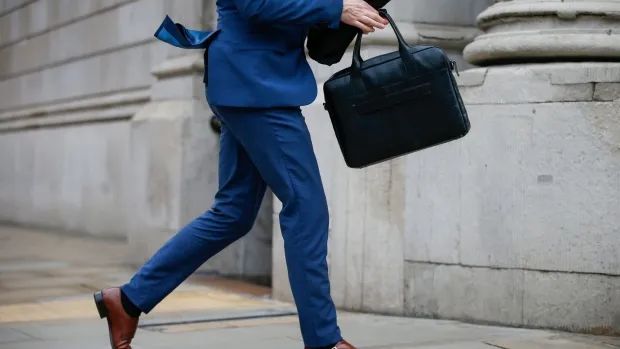 business casual 男_金融圈着装规范_华尔街金融男穿搭