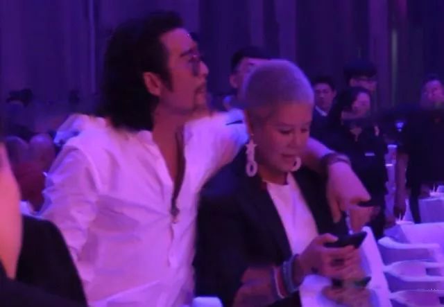 孙兴与骆丽娜为啥分手_孙兴感情史_孙兴与短发女