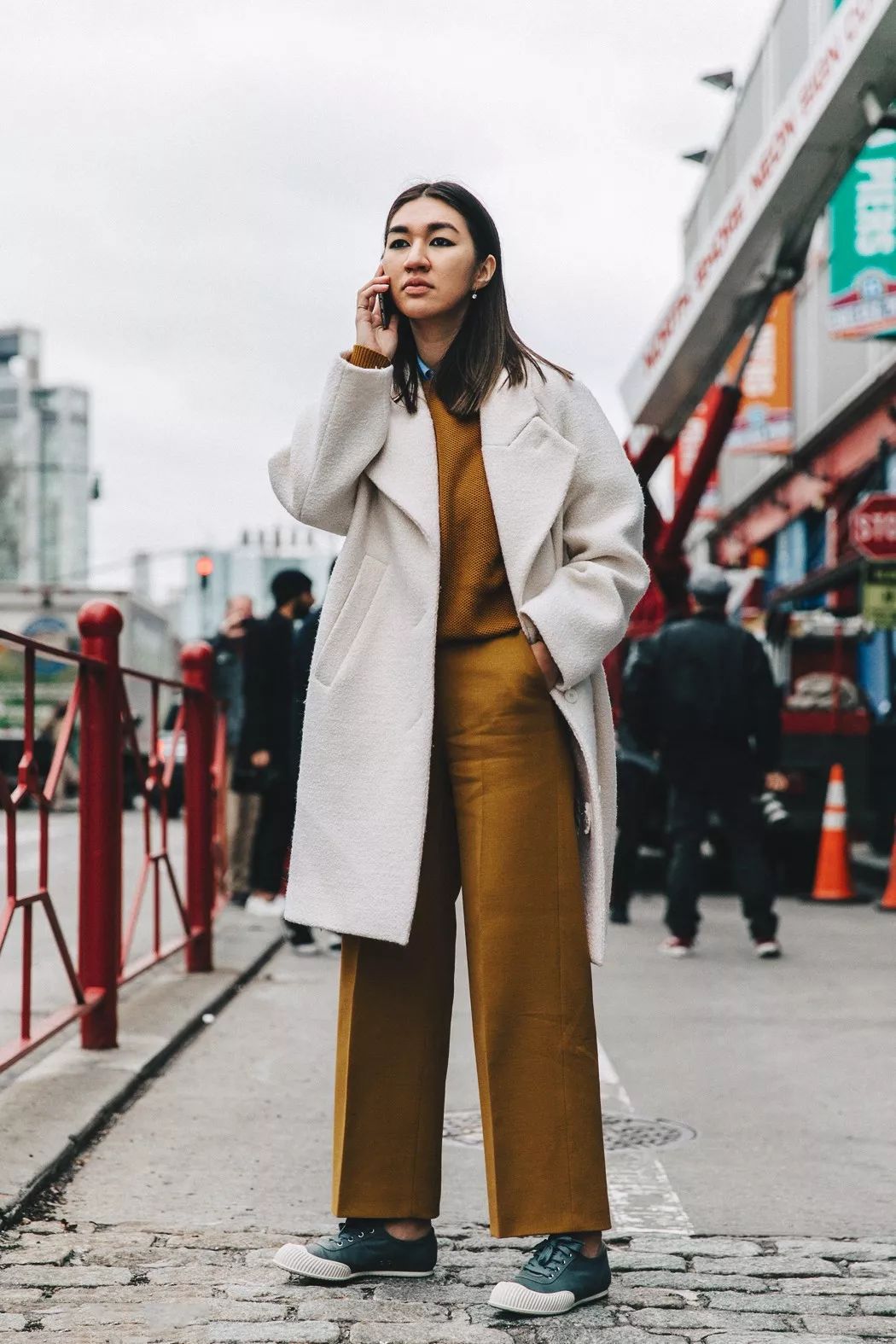 business casual 男_裙子搭配球鞋_球鞋搭配正装