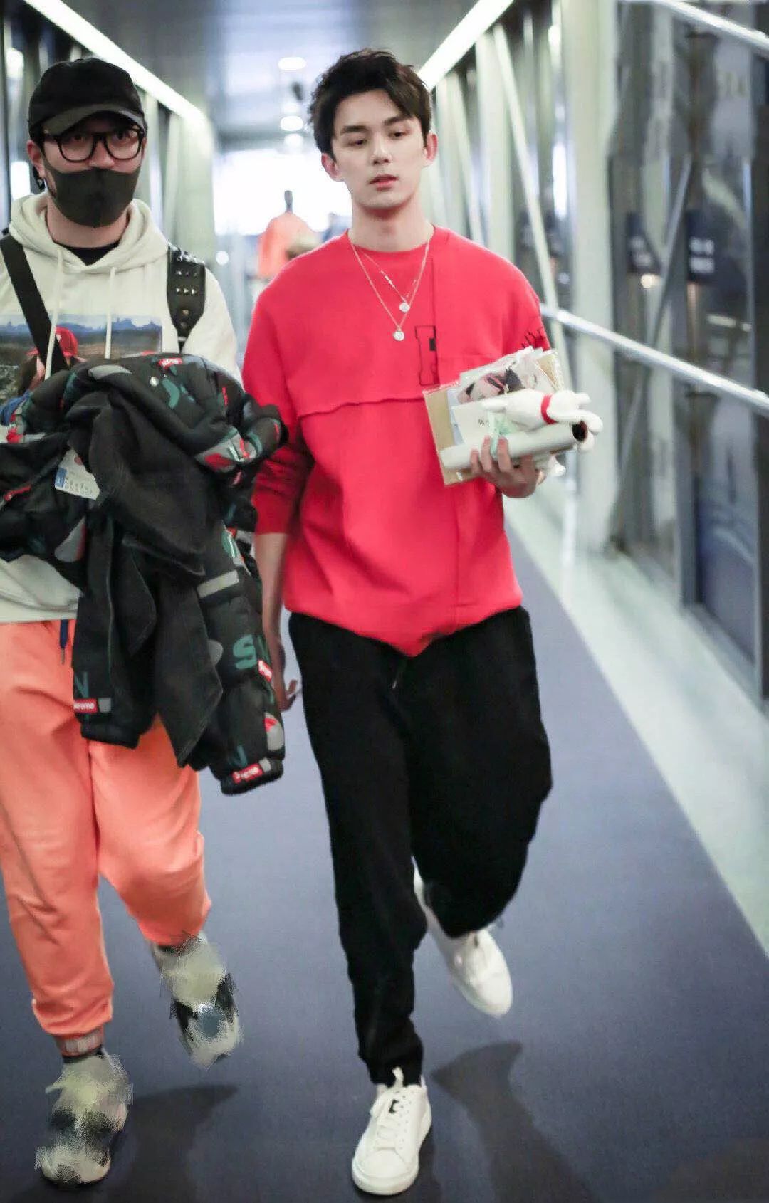 裙子搭配球鞋_business casual 男_球鞋搭配正装