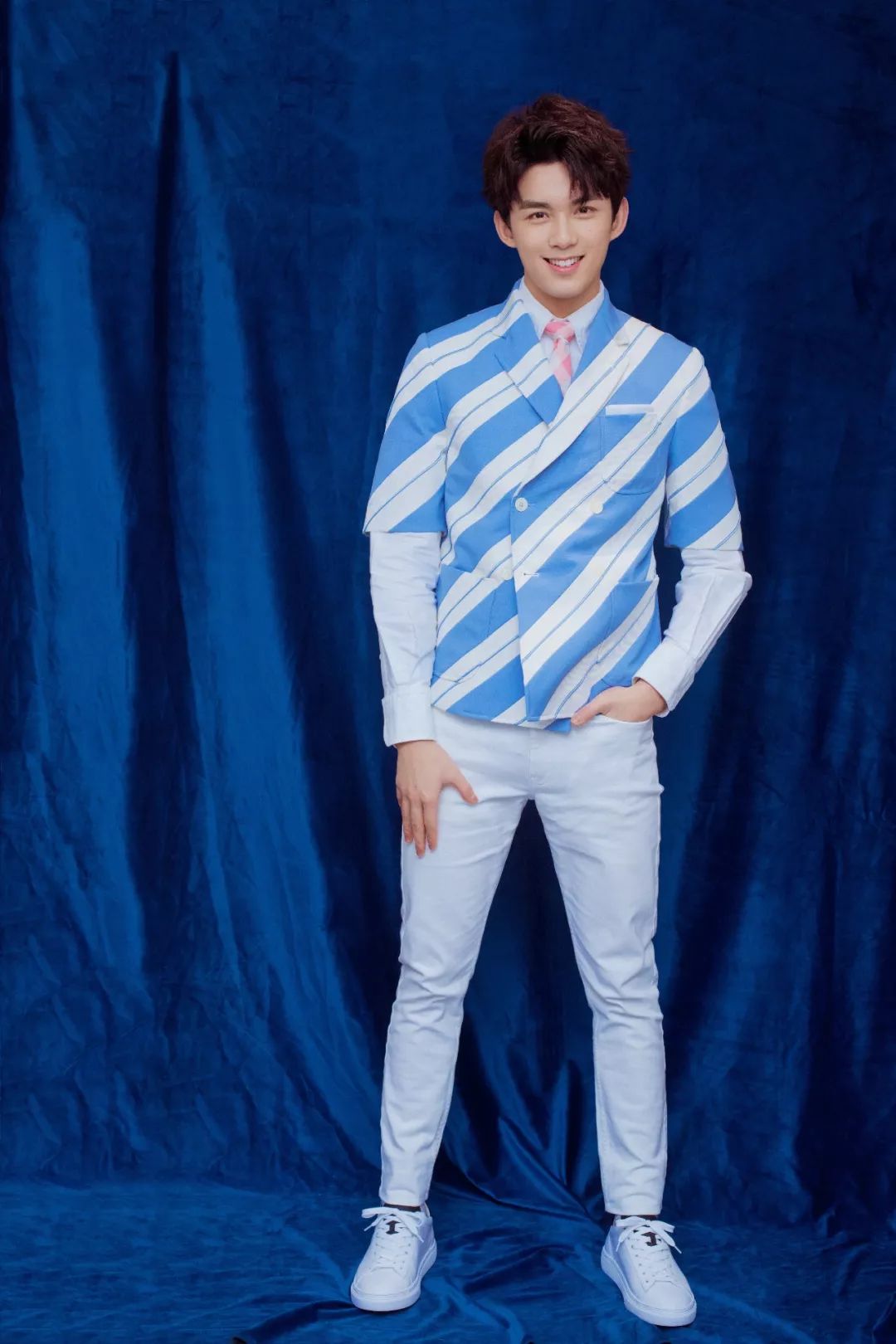 business casual 男_球鞋搭配正装_裙子搭配球鞋