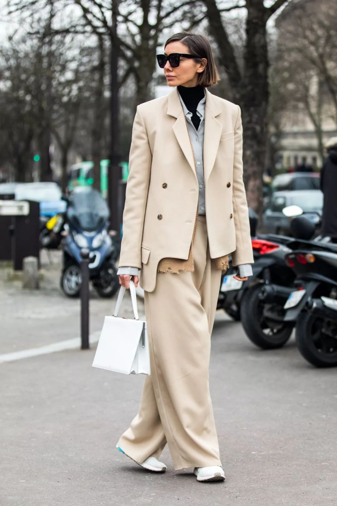 球鞋搭配正装_business casual 男_裙子搭配球鞋