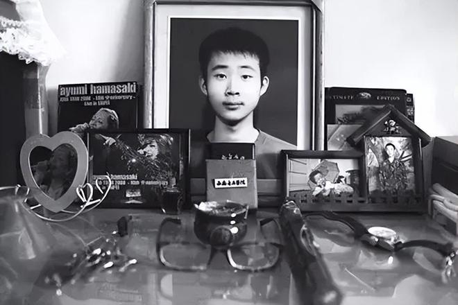 药家鑫家庭教育方式分析_药家鑫母亲咋样了_药家鑫父亲最后时刻的话