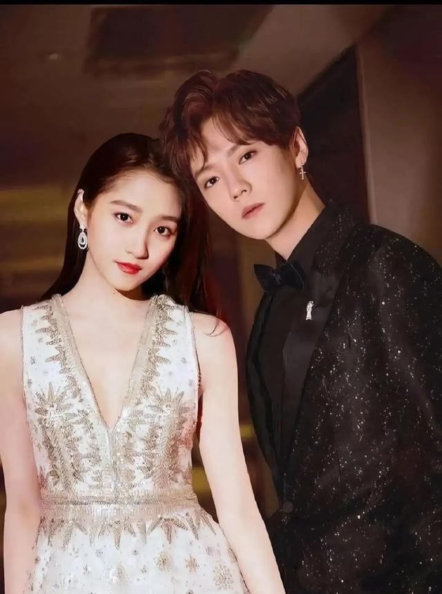 关晓彤海边泳装造型_大胆泳装_关晓彤身材突破新阶段