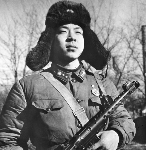 雷锋投身工业战线的故事_李从军 雷锋_雷锋的改名经历