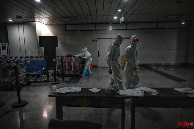 成都双流国际机场国际进港恢复通关_成都机场专班结束使命_成都机场新闻