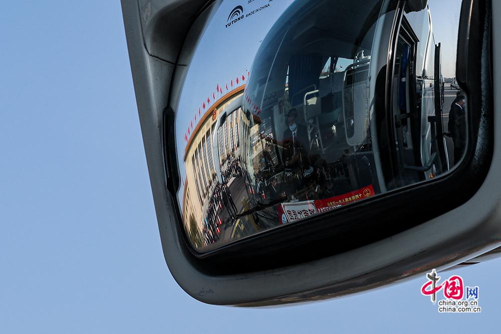 全国政协十四届一次会议_两会 成视新闻_十四届全国人大一次会议选举产生新一届国家领导人