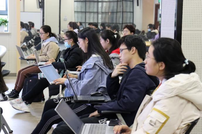 新闻稿件播读技巧训练_光华书院新闻宣传能力训练营_光华书院学生骨干新闻宣传培训