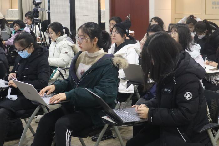 新闻稿件播读技巧训练_光华书院学生骨干新闻宣传培训_光华书院新闻宣传能力训练营