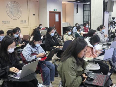 光华书院学生骨干新闻宣传培训_光华书院新闻宣传能力训练营_新闻稿件播读技巧训练