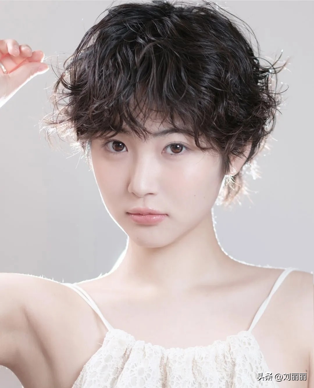 纹理烫短发_超短齐耳短发_流行短发