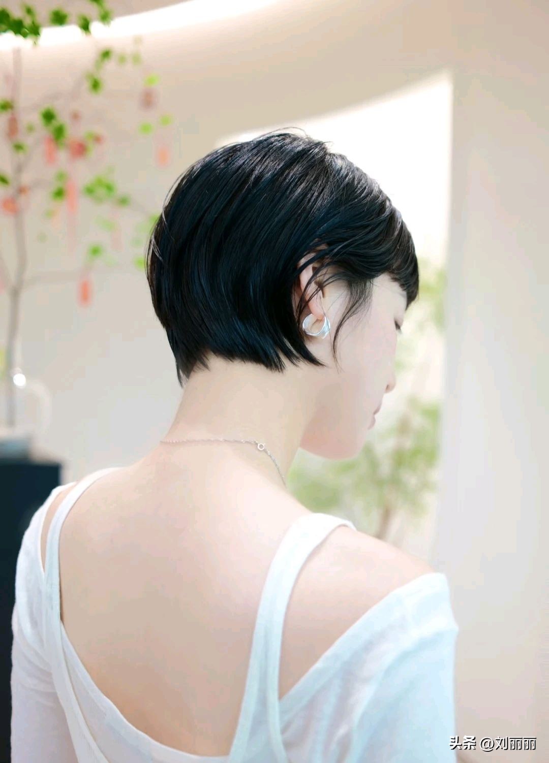 纹理烫短发_流行短发_超短齐耳短发