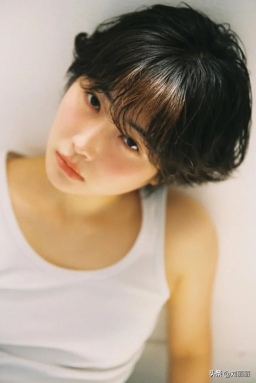 超短齐耳短发_纹理烫短发_流行短发