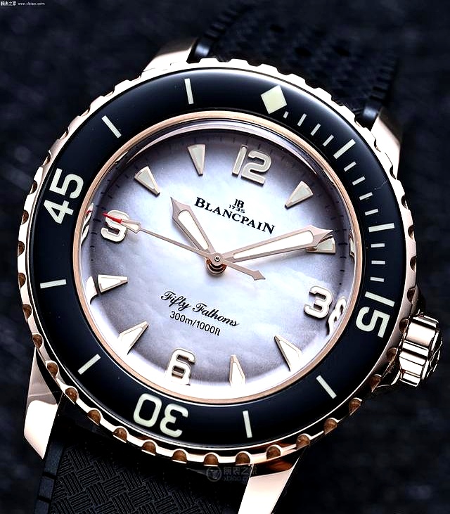 适合女款的潜水表_宝珀手表价格_潜水表推荐
