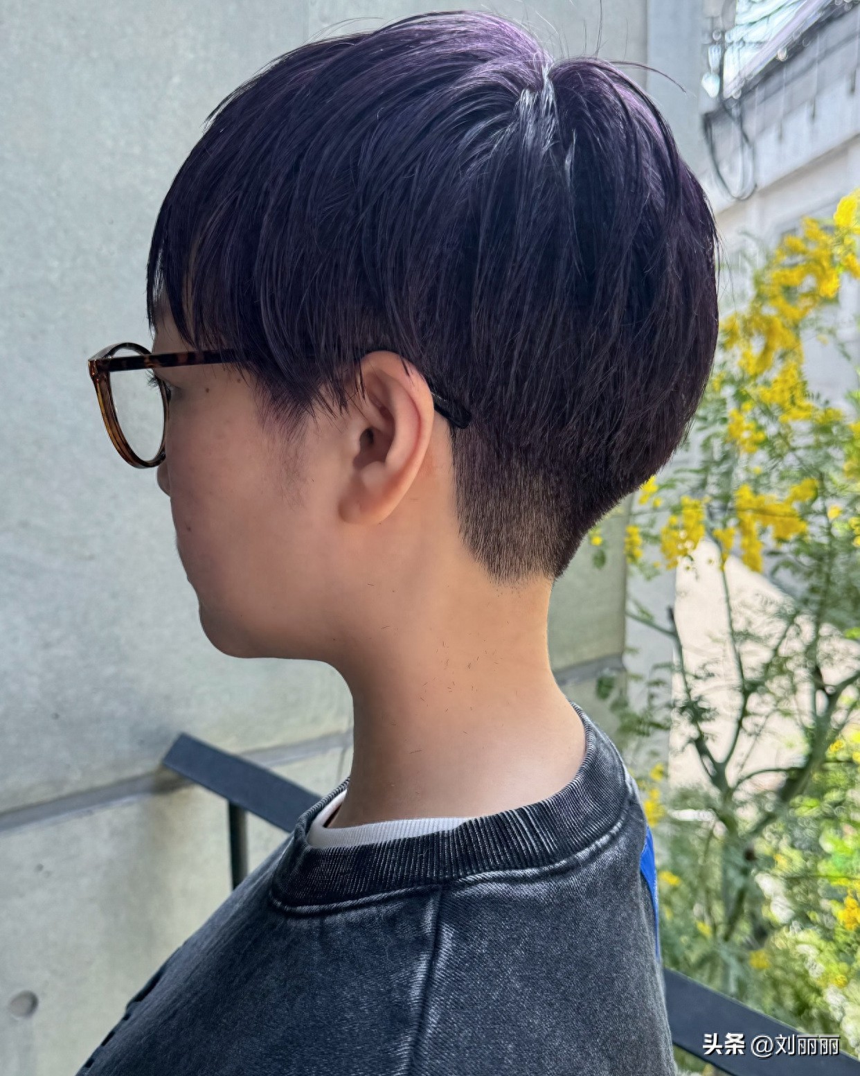 短发新潮流，渐变铲青，让发型层次感与个性并存