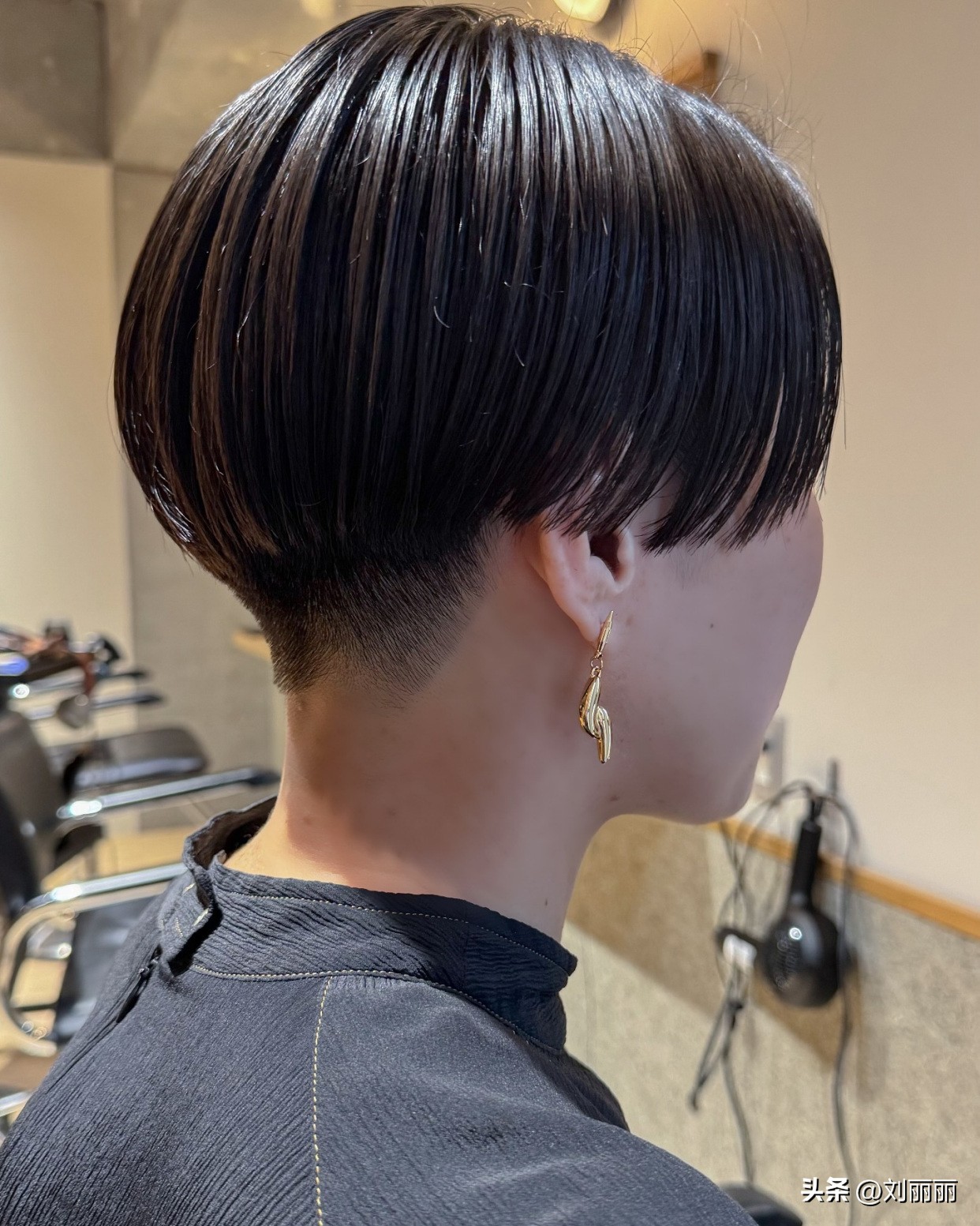 渐变铲青设计_短发造型_流行短发