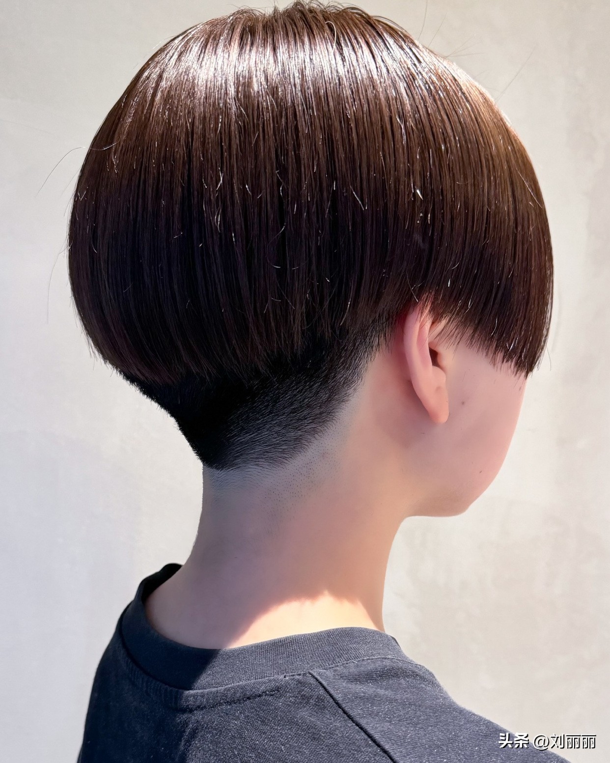 渐变铲青设计_流行短发_短发造型