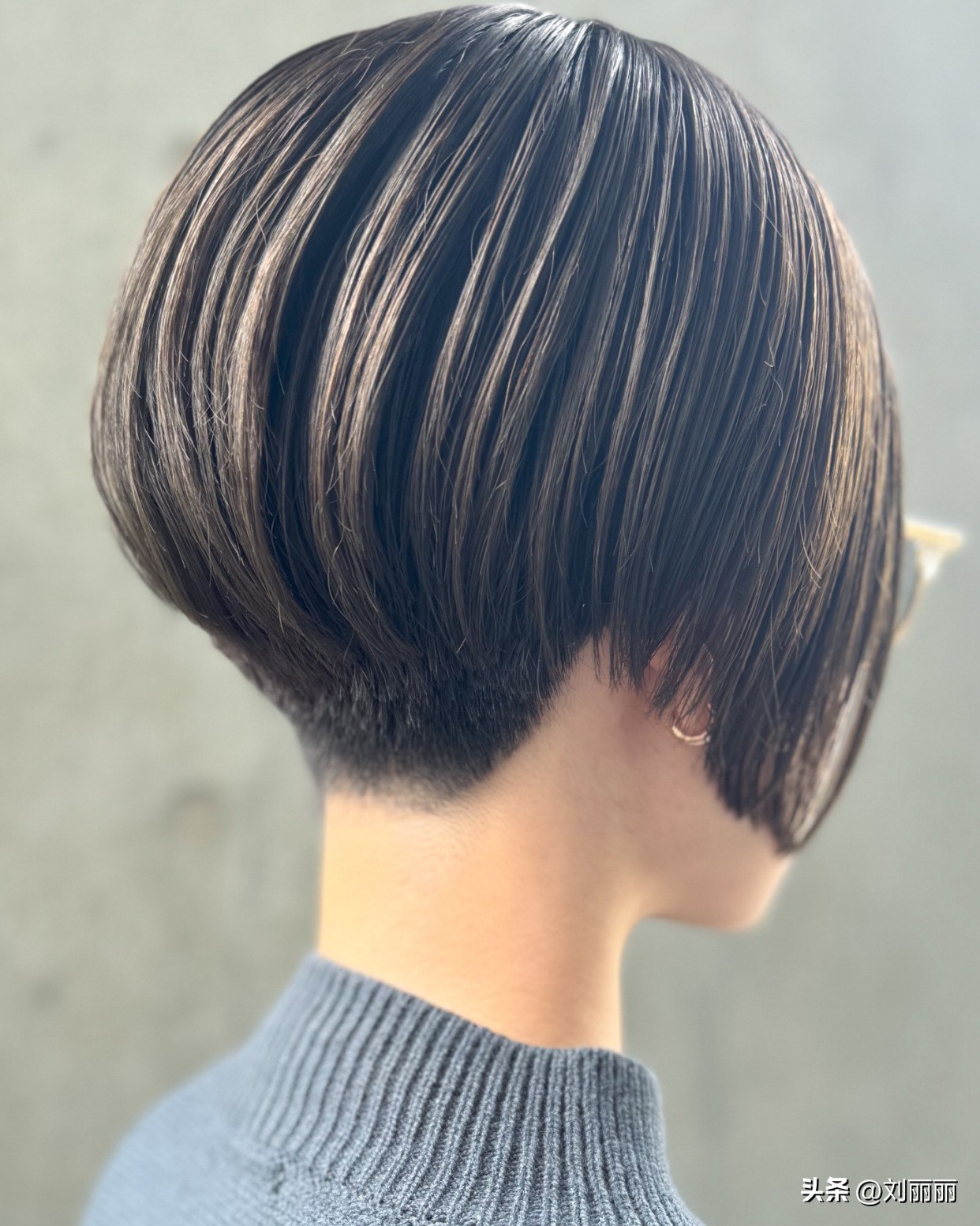 流行短发_短发造型_渐变铲青设计