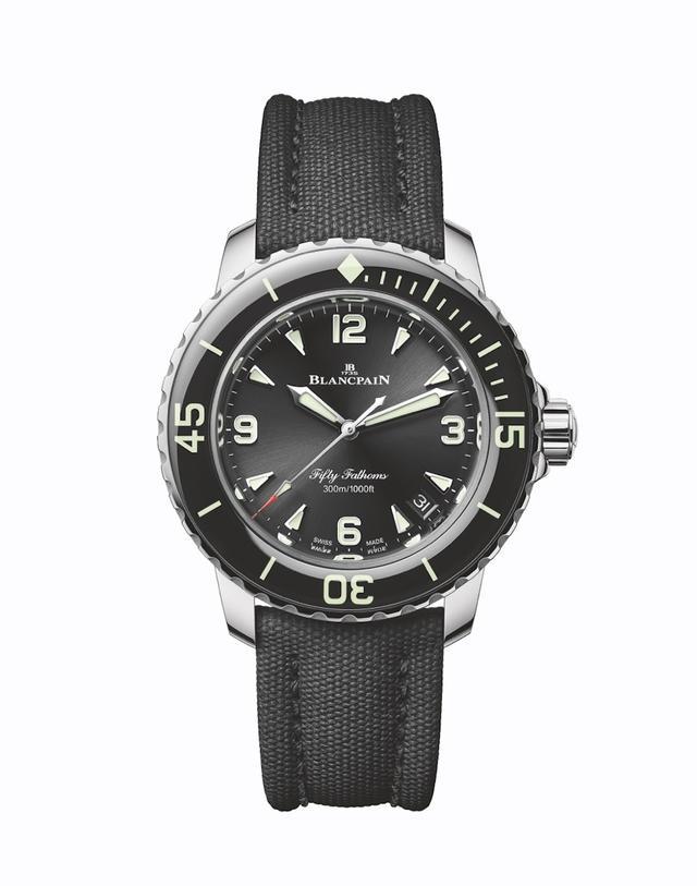 宝珀五十噚38毫米_宝珀手表价格_钛金属花瓣粉