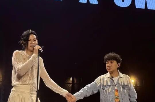 成视新闻分几个版块_成视新闻主持人嘉宾阵容_成都电视台成视新闻节目介绍