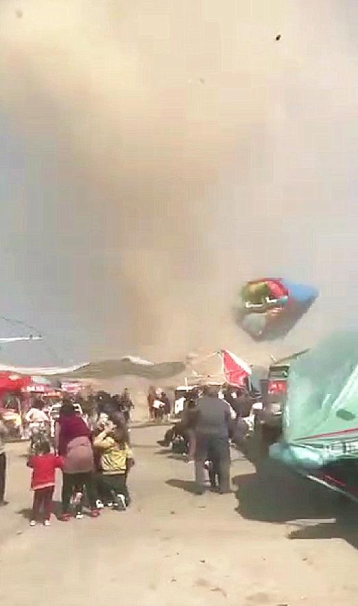 尘卷风刮飞充气蹦蹦床致儿童不幸身亡 家属获赔9万多元