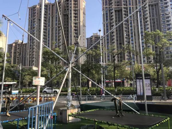 儿童充气蹦蹦床厂家_8岁女童玩蹦床坠落 昏迷 重症病房 呼吸机 维持生命体征_福建泉州女童蹦床事故 医生提醒 幼童 不宜玩 蹦床 高位截瘫