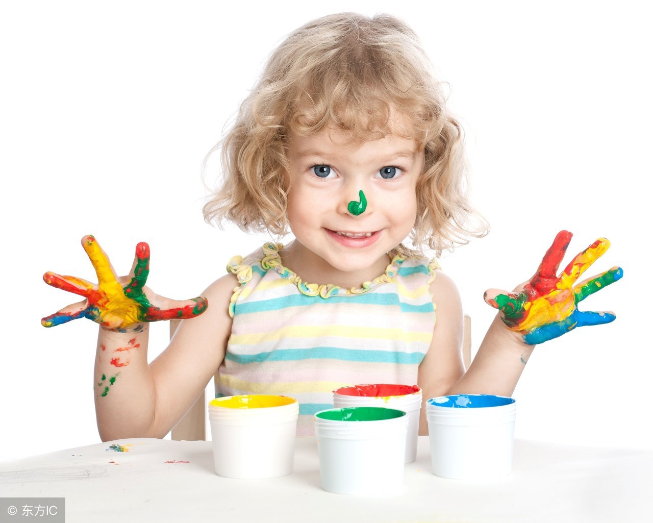 在墙上画画_儿童画画图片大全房子_如何引导孩子绘画启蒙