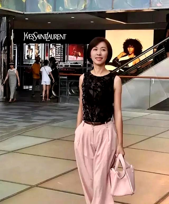 欧阳夏丹的现任老公_欧阳夏丹单身女人观点_48岁央视前国脸不婚论