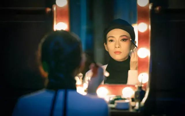 章子怡事业转型分析_章子怡汪峰婚姻现状_章子怡汪峰秀恩爱新闻