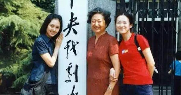 章子怡汪峰婚姻现状_章子怡汪峰秀恩爱新闻_章子怡事业转型分析