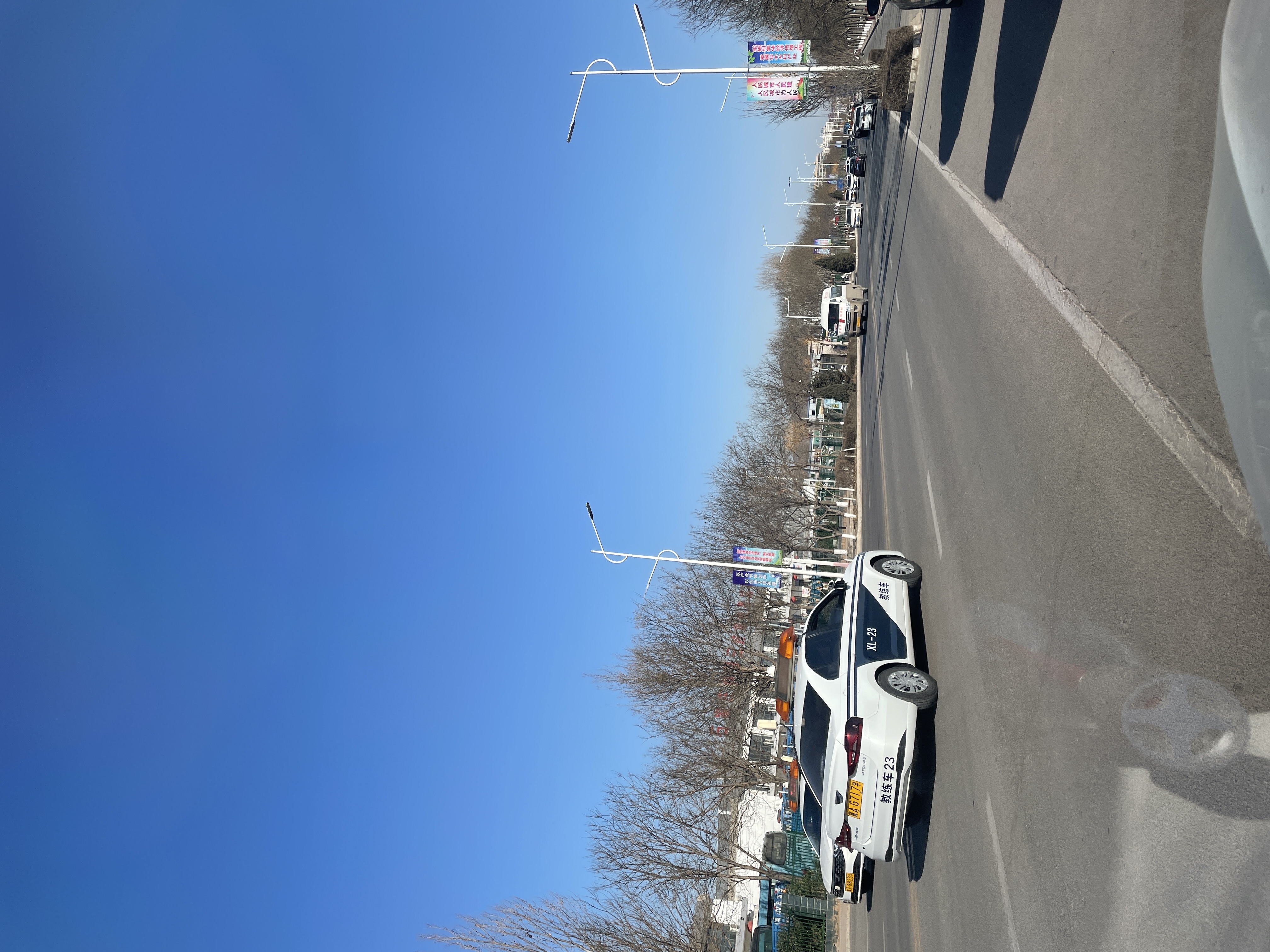 科目三考试停车技巧_顺利通过停车测试_科目三停车技巧