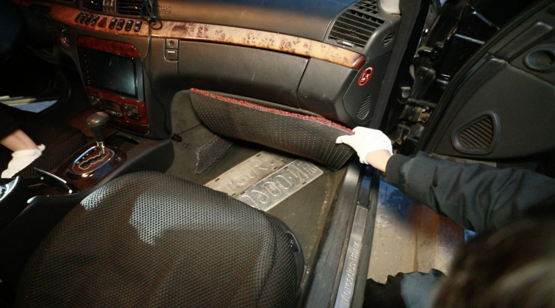 盗窃车牌伪装碰瓷案件_北京房山警方打击碰瓷敲诈酒驾团伙_开豪车碰瓷