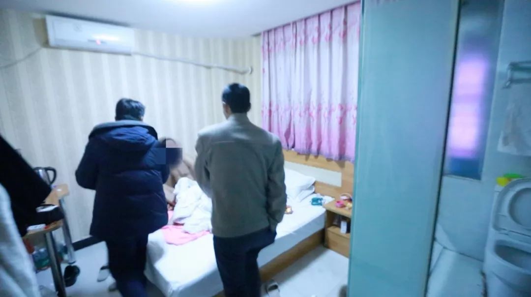 北京房山警方打击碰瓷敲诈酒驾团伙_开豪车碰瓷_盗窃车牌伪装碰瓷案件