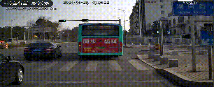 开豪车碰瓷_团伙作案碰瓷公交车_深圳公交司机被碰瓷事件