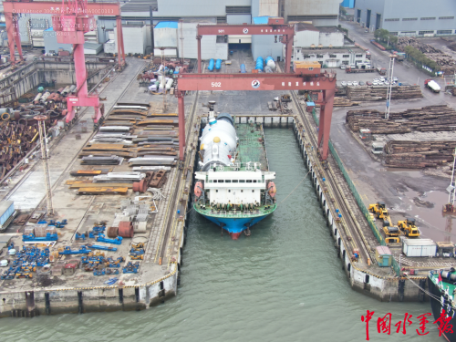 张家港海事局监管保障_甲醇制烯烃项目新闻_全球最大MTO反应器运输