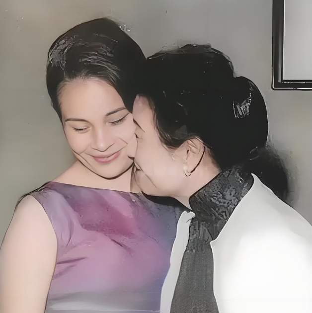 俞扬和 蒋孝章_蒋孝章 俞扬和 婚姻 父女矛盾 宋美龄_蒋孝章 蒋经国 女儿 父亲去世 留影