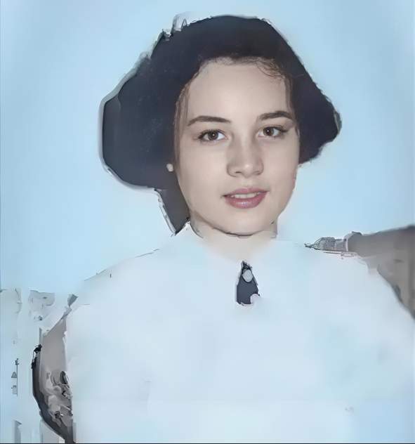 蒋孝章 俞扬和 婚姻 父女矛盾 宋美龄_俞扬和 蒋孝章_蒋孝章 蒋经国 女儿 父亲去世 留影