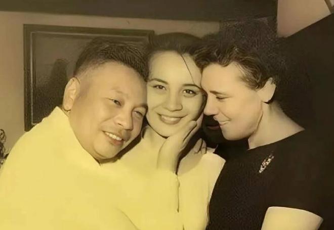 参加爷爷蒋介石寿宴的合影，气质非凡