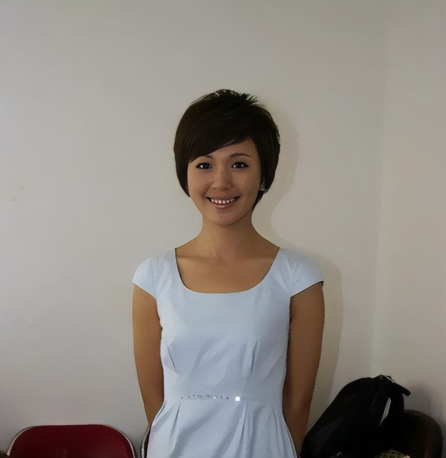 欧阳夏丹 48岁离开央视 终生不婚不育_欧阳夏丹对比照