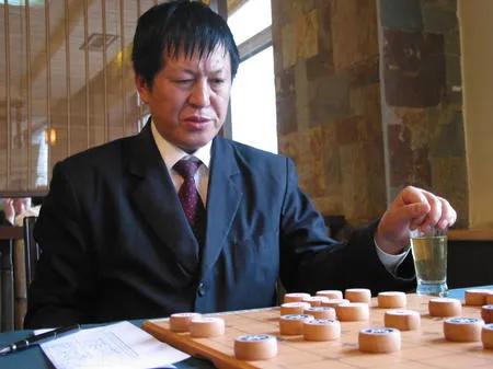 李来群最漂亮的一盘棋_中国象棋历史名局_象棋大师对局精选